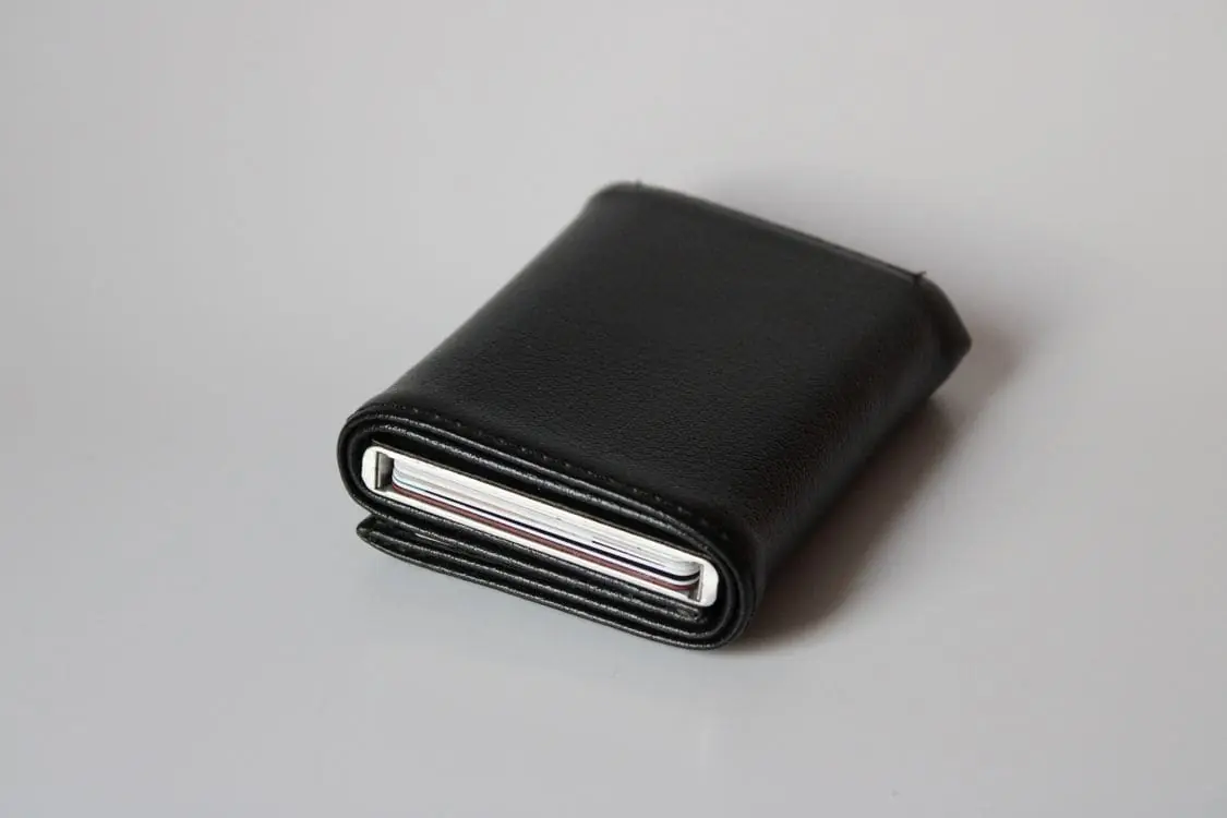 Bifold Leather Wallet — Satguru's fashion accessories